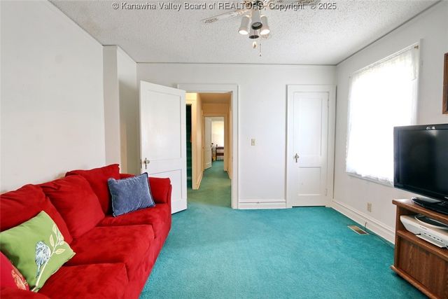 3814 Noyes Avenue Se, Charleston, WV 25304