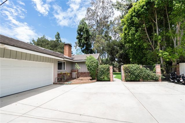 10461 Andora, Chatsworth, CA 91311
