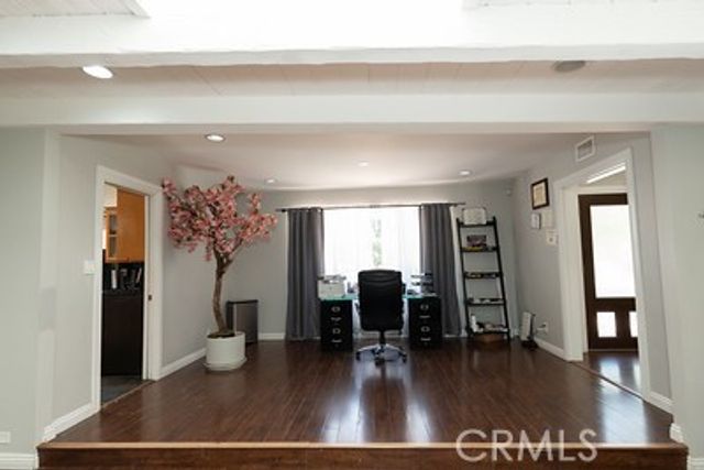 10461 Andora, Chatsworth, CA 91311
