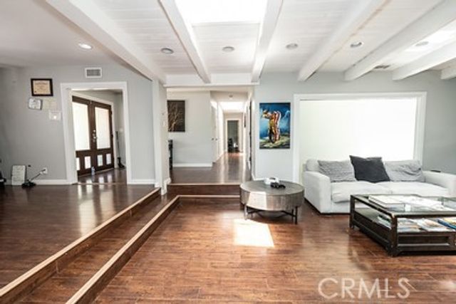 10461 Andora, Chatsworth, CA 91311