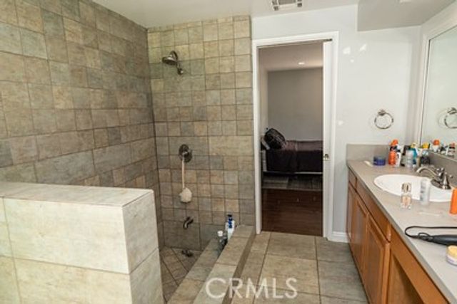 10461 Andora, Chatsworth, CA 91311
