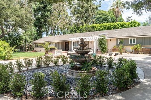 10461 Andora, Chatsworth, CA 91311