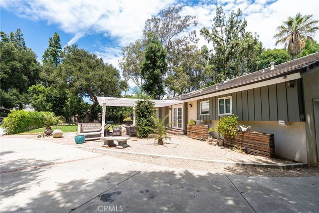 10461 Andora, Chatsworth, CA 91311