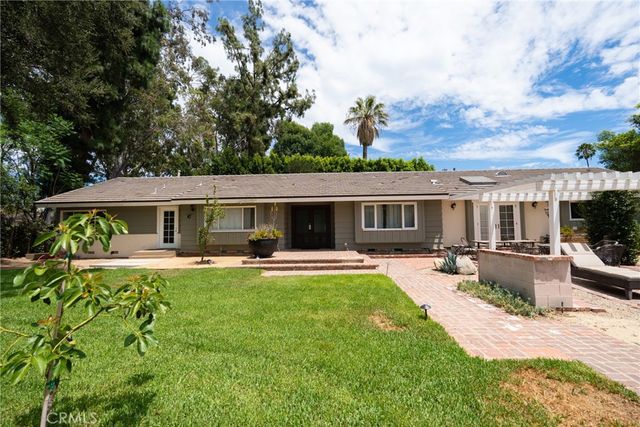 10461 Andora, Chatsworth, CA 91311