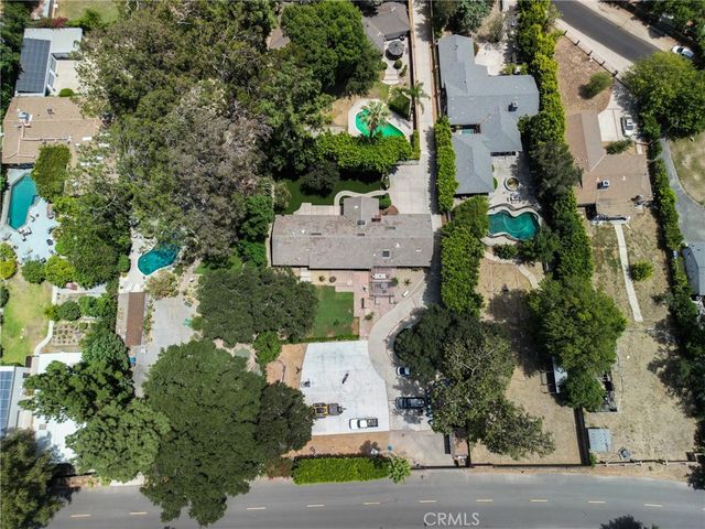 10461 Andora, Chatsworth, CA 91311