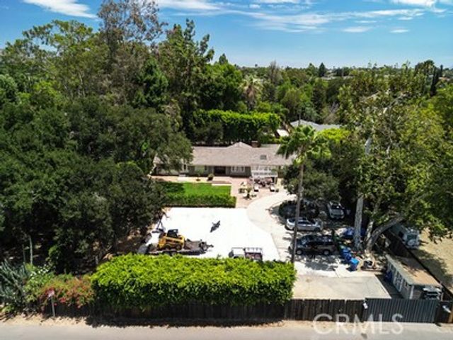 10461 Andora, Chatsworth, CA 91311