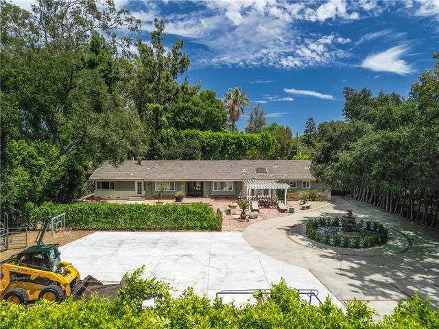 10461 Andora, Chatsworth, CA 91311