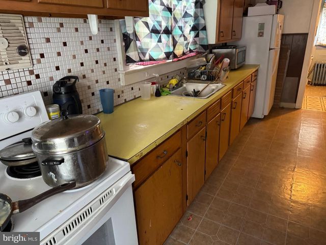 205 ERIE AVE, Quakertown, PA 18951