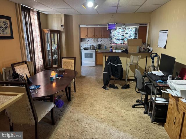 205 ERIE AVE, Quakertown, PA 18951