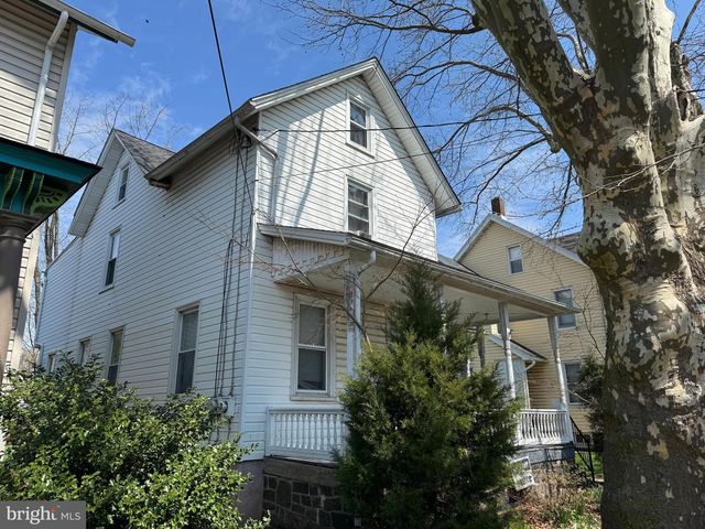205 ERIE AVE, Quakertown, PA 18951