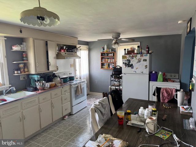 205 ERIE AVE, Quakertown, PA 18951