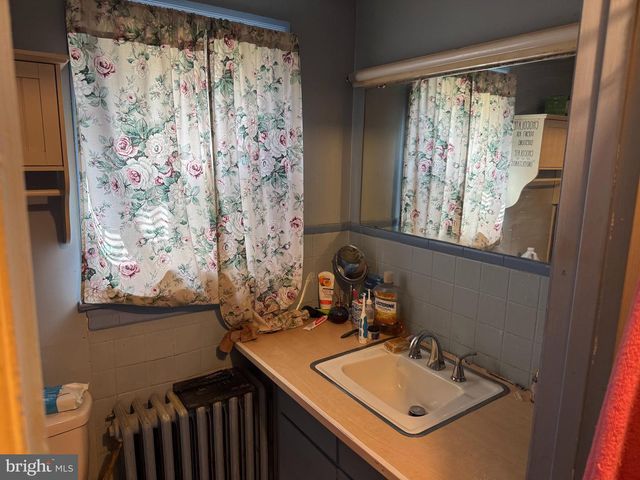 205 ERIE AVE, Quakertown, PA 18951