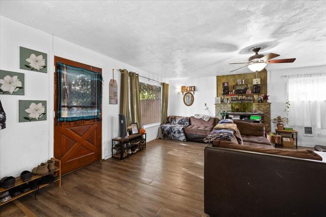 32 Chestnut Avenue, Medford, OR 97501