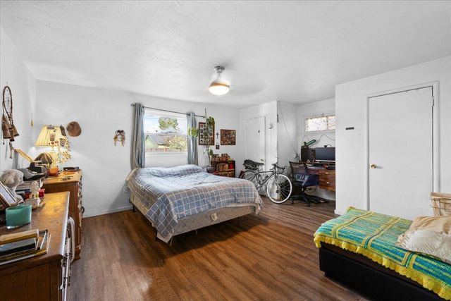 32 Chestnut Avenue, Medford, OR 97501