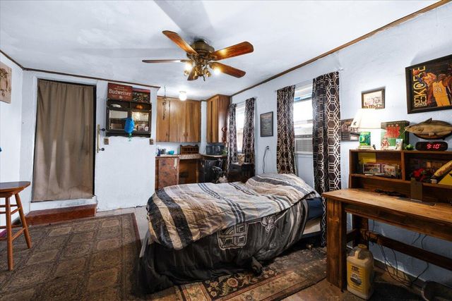 32 Chestnut Avenue, Medford, OR 97501