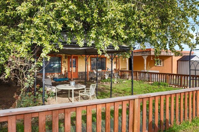 32 Chestnut Avenue, Medford, OR 97501
