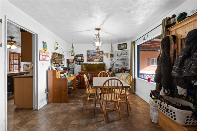 32 Chestnut Avenue, Medford, OR 97501