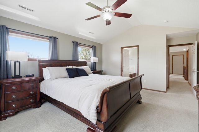 6625 Peckham Street, Johnston, IA 50131