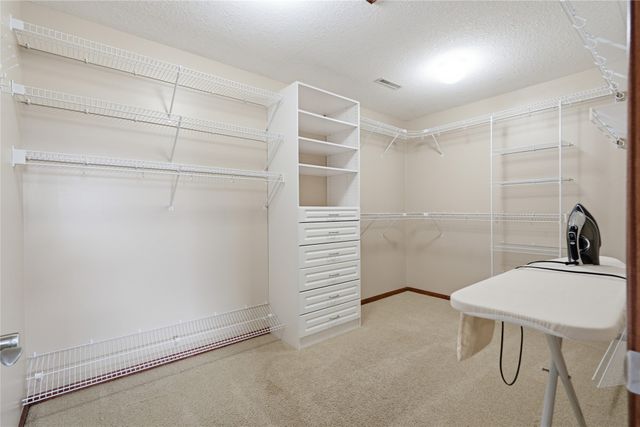 6625 Peckham Street, Johnston, IA 50131