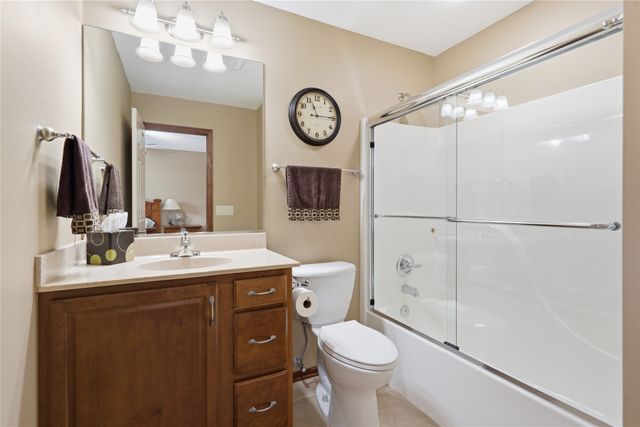 6625 Peckham Street, Johnston, IA 50131