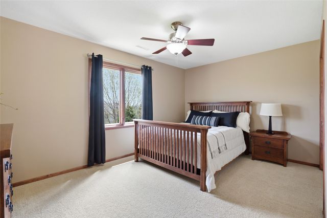6625 Peckham Street, Johnston, IA 50131