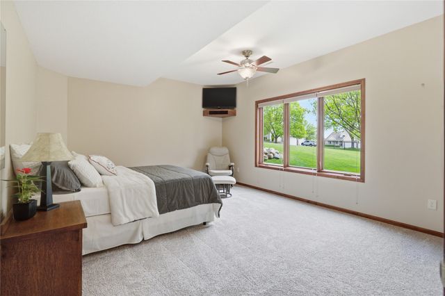 6625 Peckham Street, Johnston, IA 50131