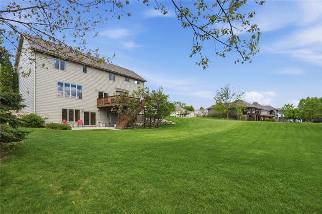 6625 Peckham Street, Johnston, IA 50131