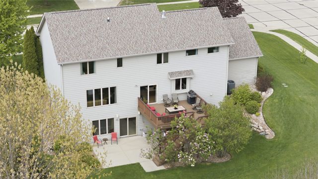 6625 Peckham Street, Johnston, IA 50131