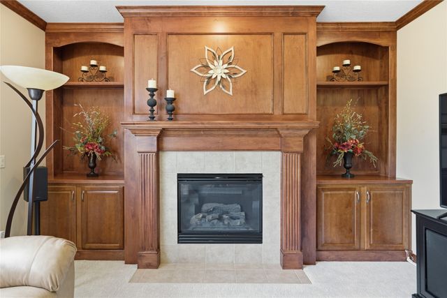 6625 Peckham Street, Johnston, IA 50131