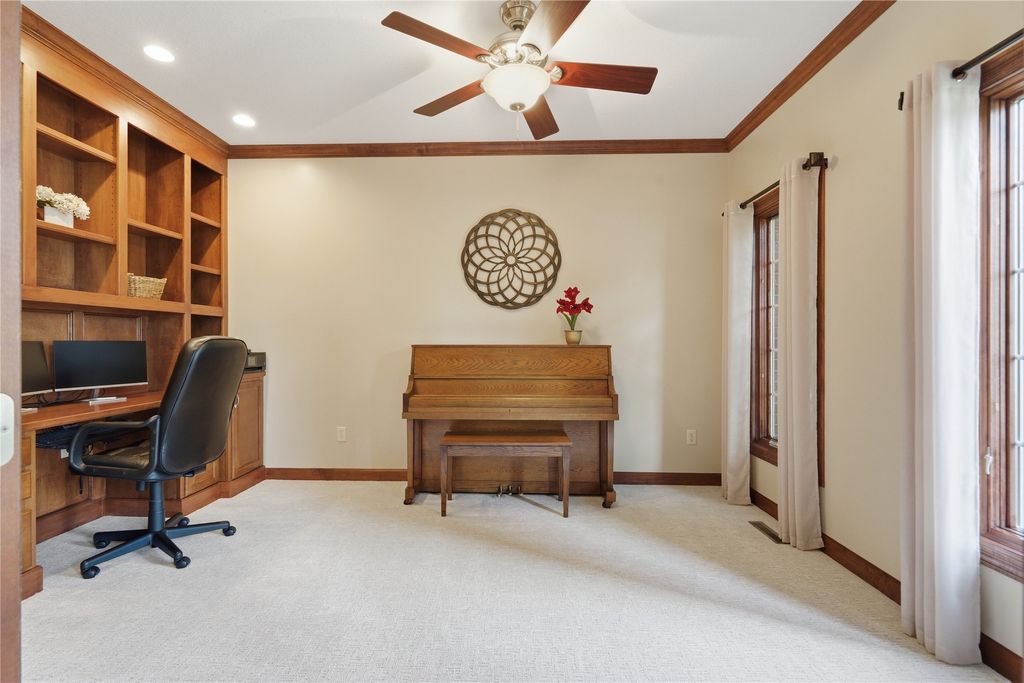 6625 Peckham Street, Johnston, IA 50131