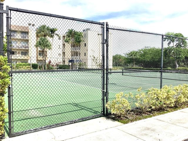 7785 SW 86th St E-414, Miami, FL 33143