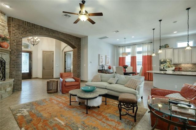 1239 Falling Hills DR, Georgetown, TX 78628