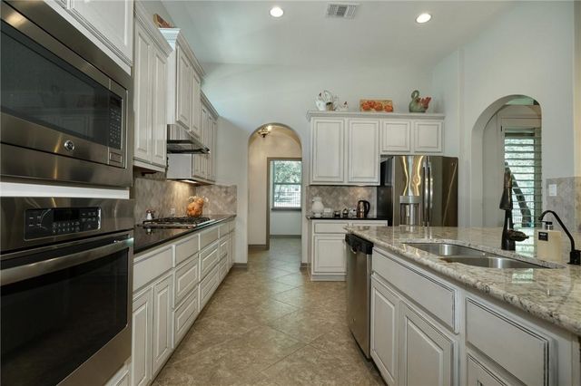 1239 Falling Hills DR, Georgetown, TX 78628