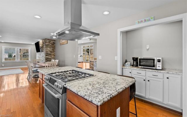 119 Hillcrest Road, Thomasville, NC 27360