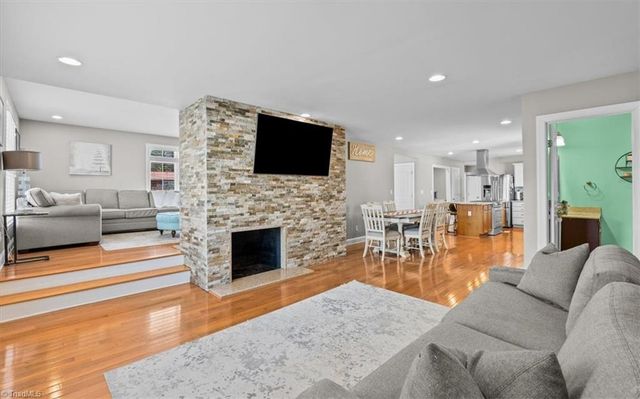 119 Hillcrest Road, Thomasville, NC 27360