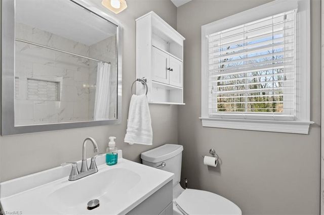 119 Hillcrest Road, Thomasville, NC 27360