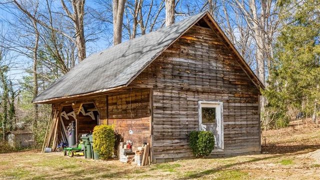 119 Hillcrest Road, Thomasville, NC 27360