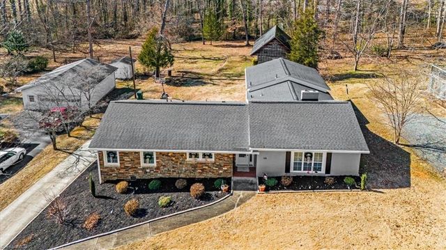 119 Hillcrest Road, Thomasville, NC 27360