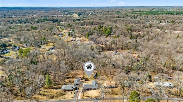 119 Hillcrest Road, Thomasville, NC 27360