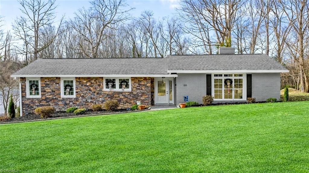 119 Hillcrest Road, Thomasville, NC 27360