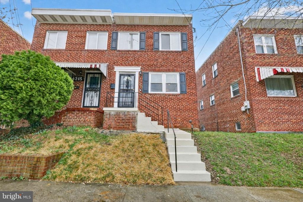 4213 FORT DUPONT TER SE, Washington, DC 20020