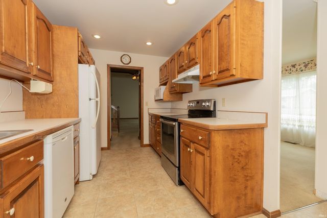 7755 Meadow Lane, Newburgh, IN 47630