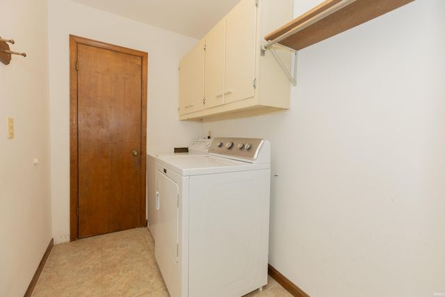 7755 Meadow Lane, Newburgh, IN 47630