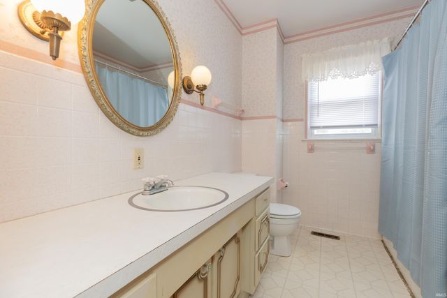 7755 Meadow Lane, Newburgh, IN 47630