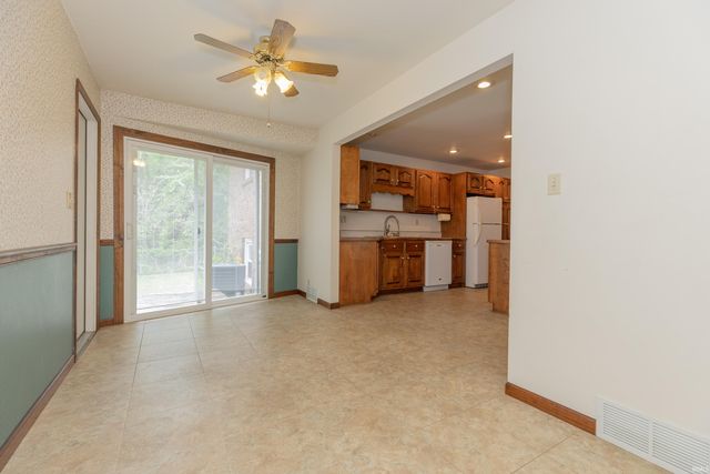 7755 Meadow Lane, Newburgh, IN 47630