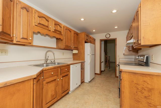 7755 Meadow Lane, Newburgh, IN 47630