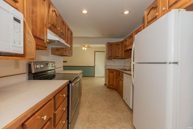 7755 Meadow Lane, Newburgh, IN 47630