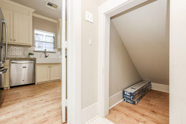 1307 Walton Street, Houston, TX 77009