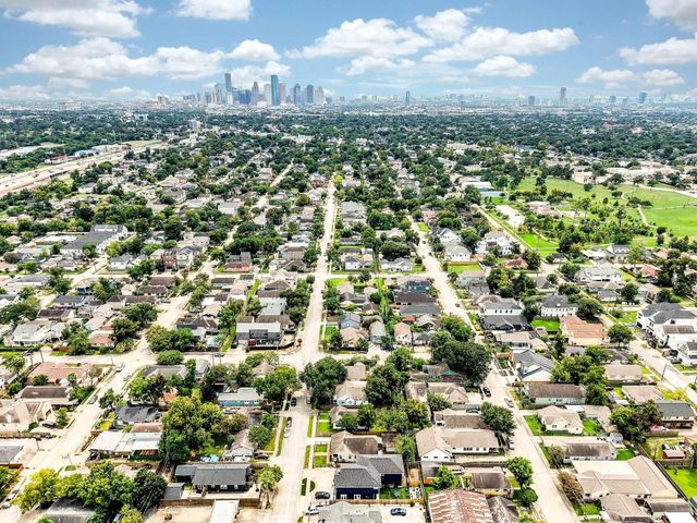 1307 Walton Street, Houston, TX 77009