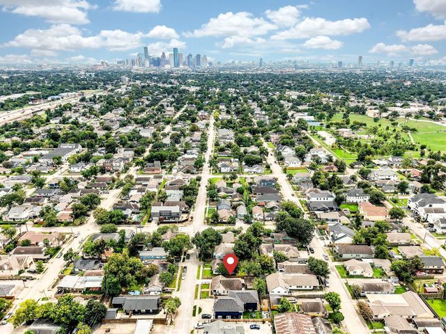 1307 Walton Street, Houston, TX 77009